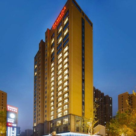 Ramada By Wyndham Wuhan Hankou Exterior foto