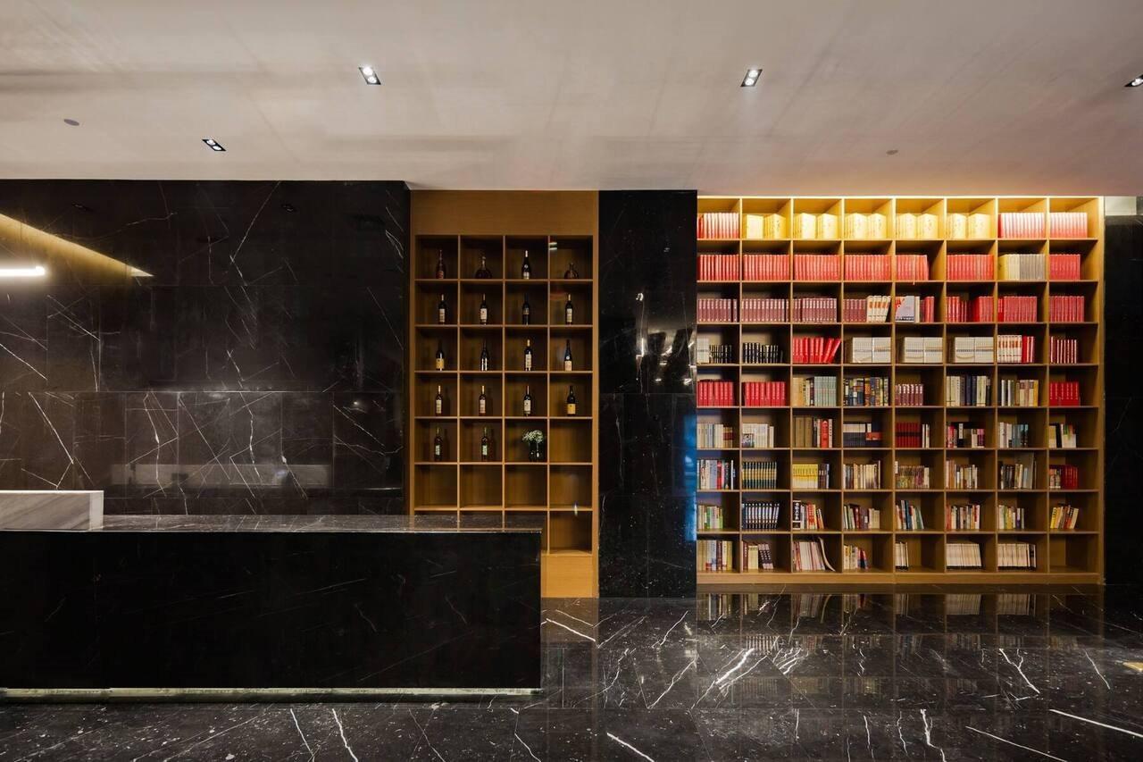 Ramada By Wyndham Wuhan Hankou Exterior foto