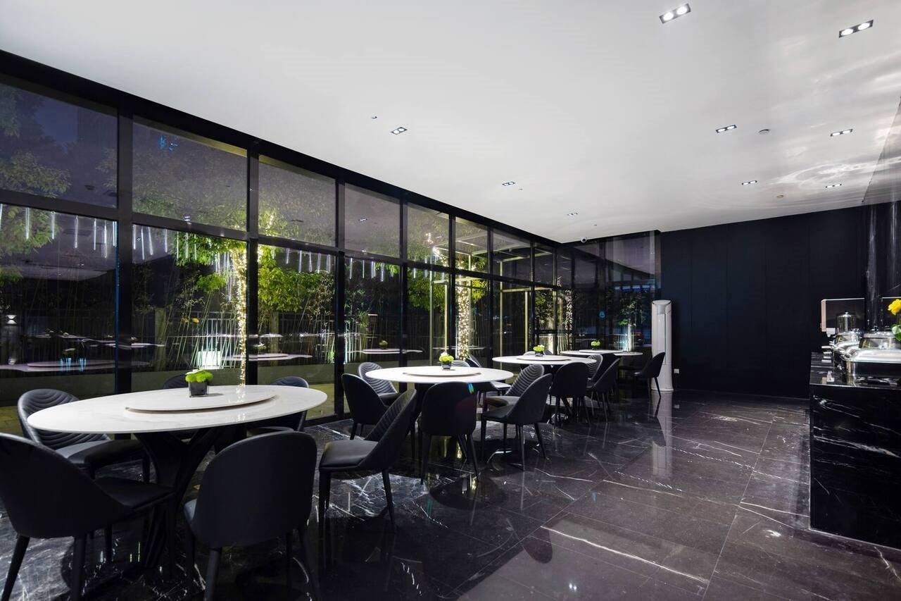 Ramada By Wyndham Wuhan Hankou Exterior foto